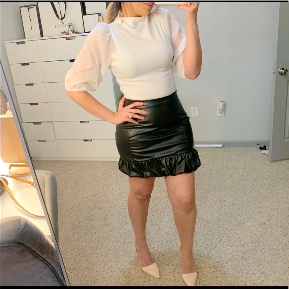 Zip Back Ruffle Hem PU leather Skirt